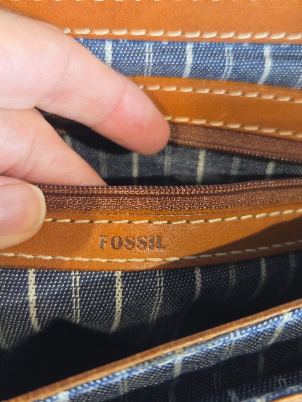 Fossil Tremont Flap Crossbody Handbag and Fossil Brown Leather Wallet. - Picture 13 of 16